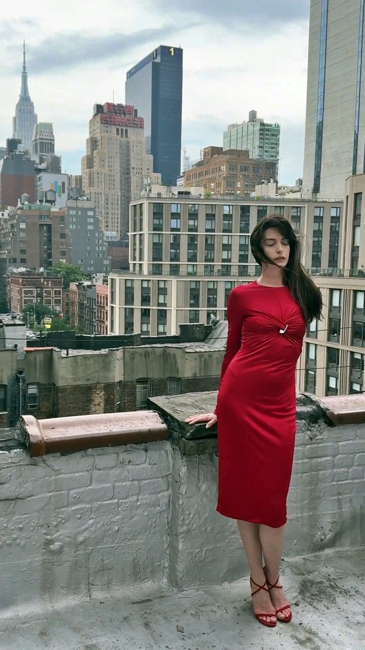 Anne Hathaway