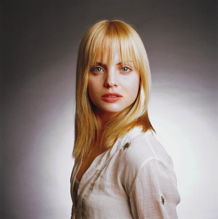 Mena Suvari