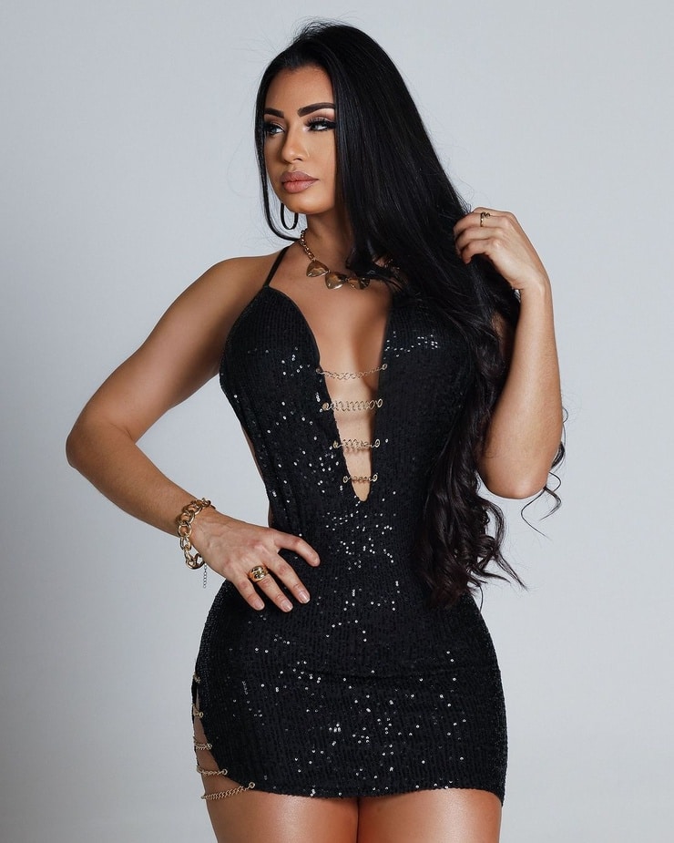 Bella Araujo