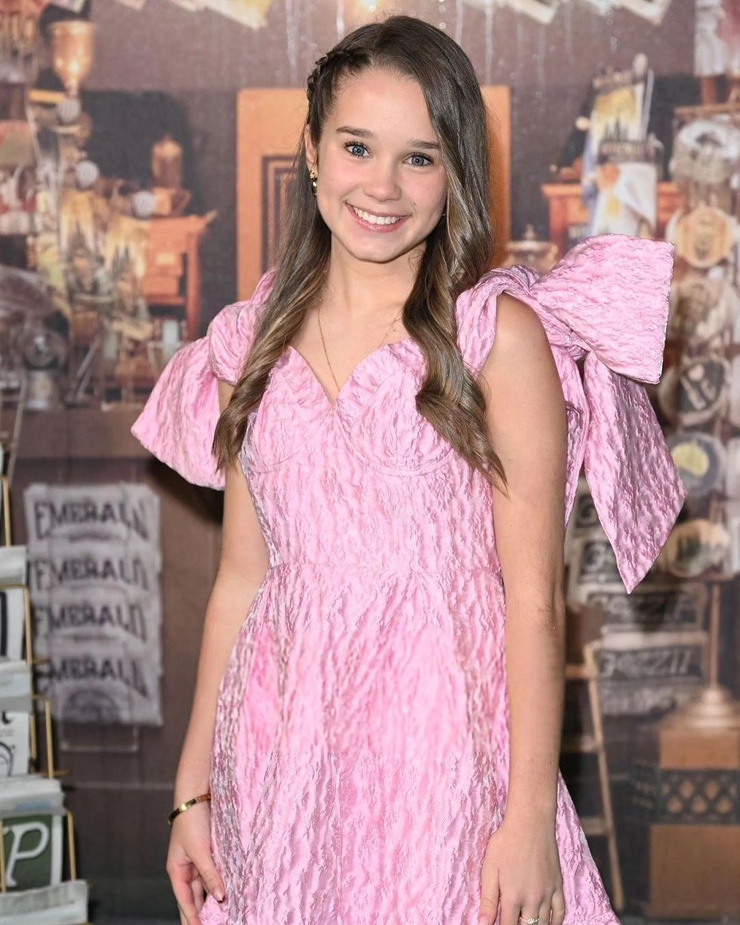 Alisha Weir Alisha Weir