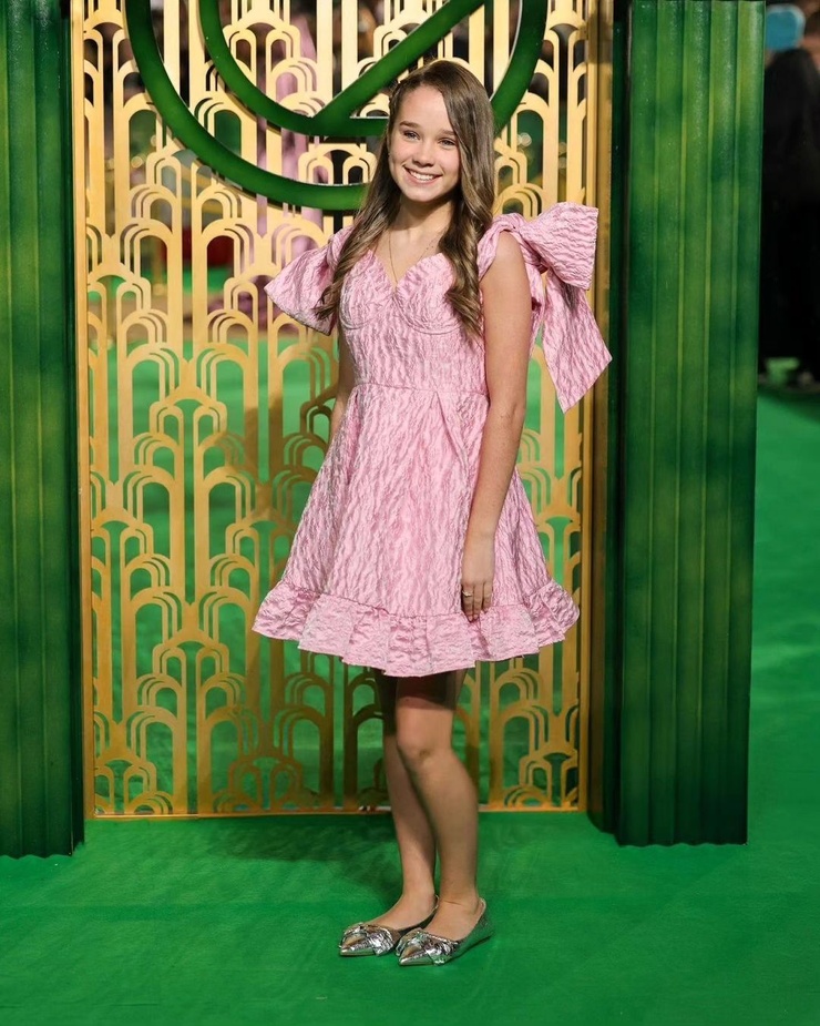 Alisha Weir Alisha Weir