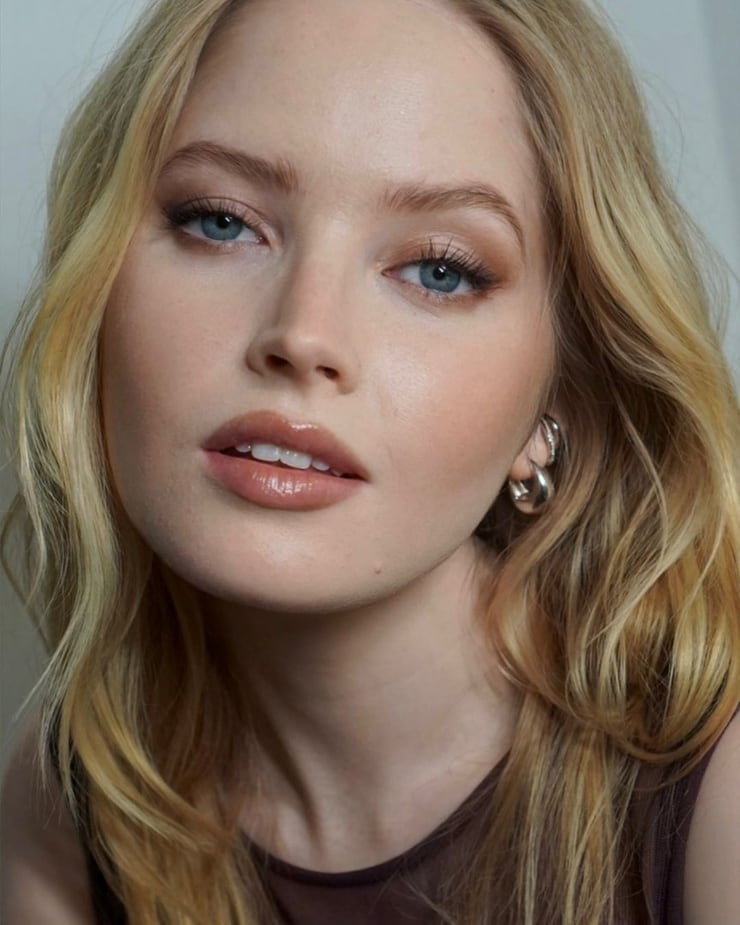 Ellie Bamber Ellie Bamber