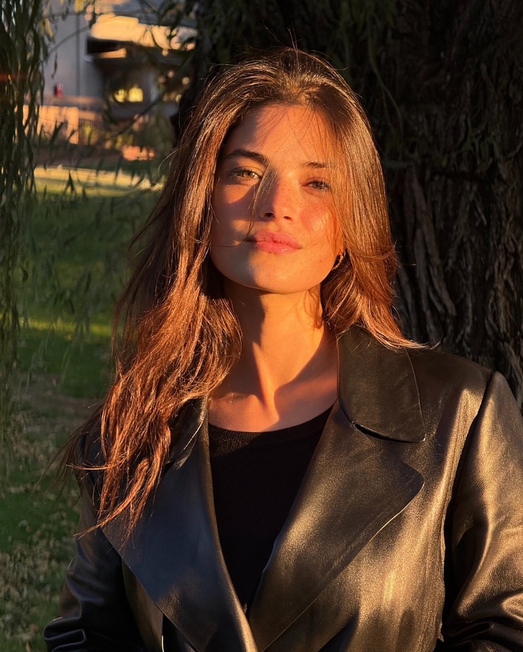 Eve Dumon