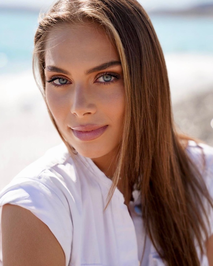 April Benayoum April Benayoum