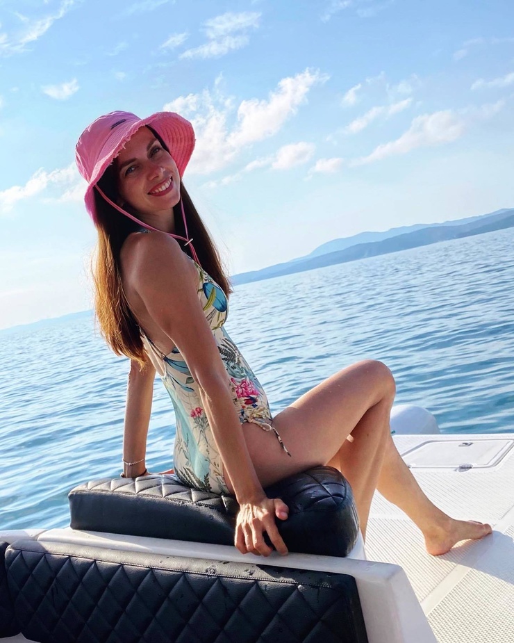 Yuliya Uchitkina Yuliya Uchitkina
