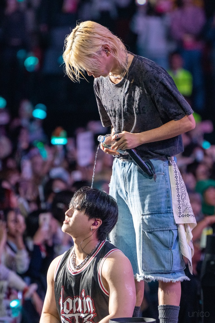 Stray Kids