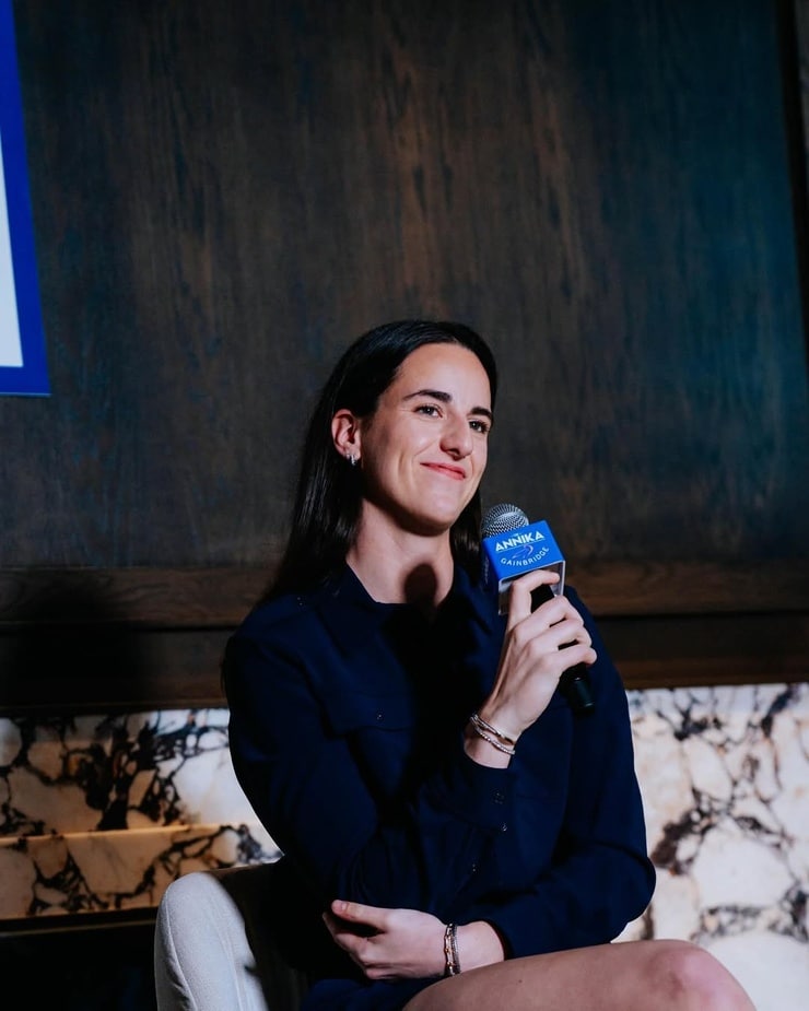 Caitlin Clark (ii)