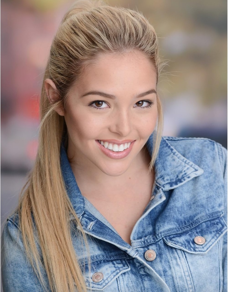 Lexi Collins