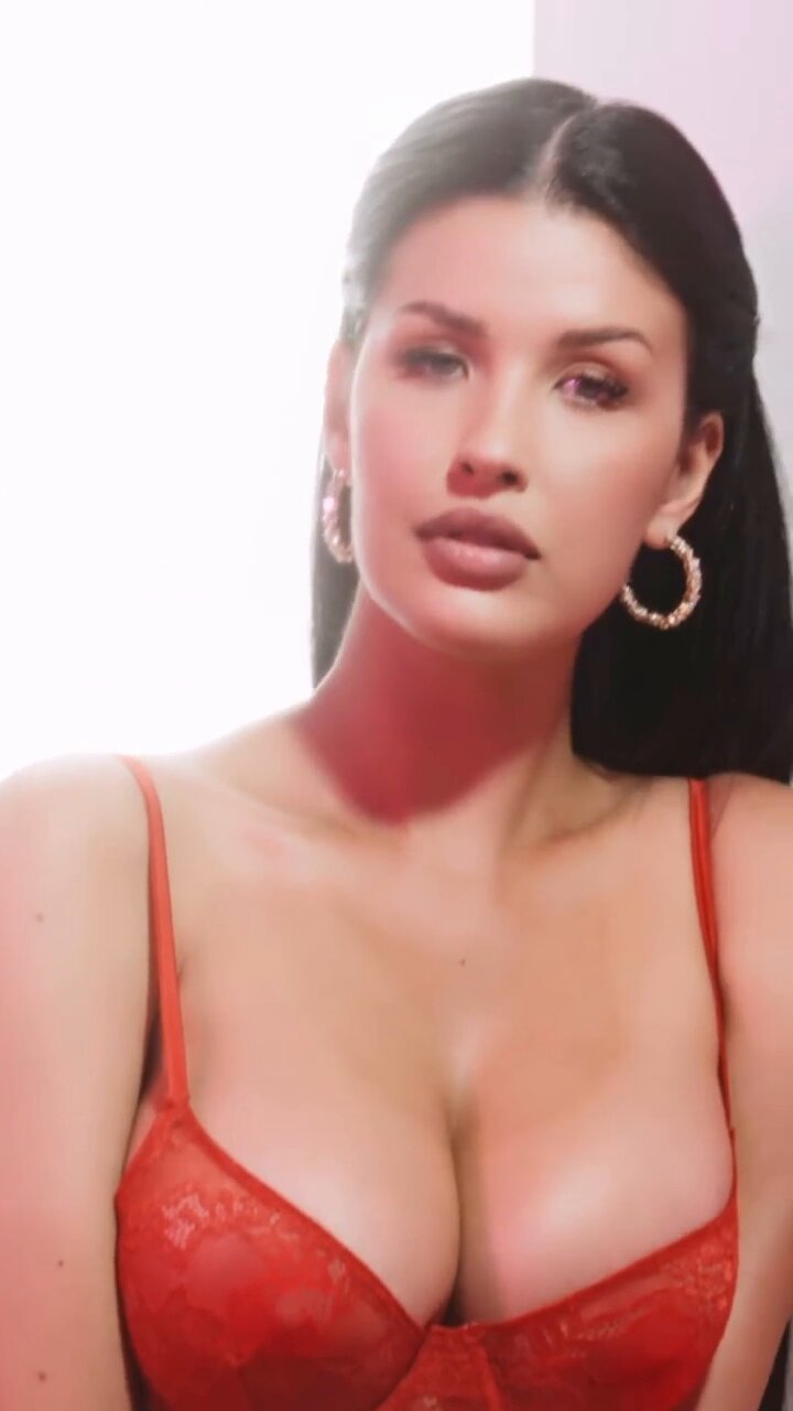 Liza Mahou