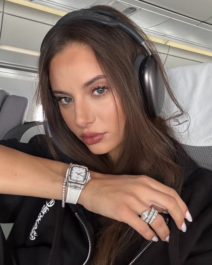 Carina Zavline