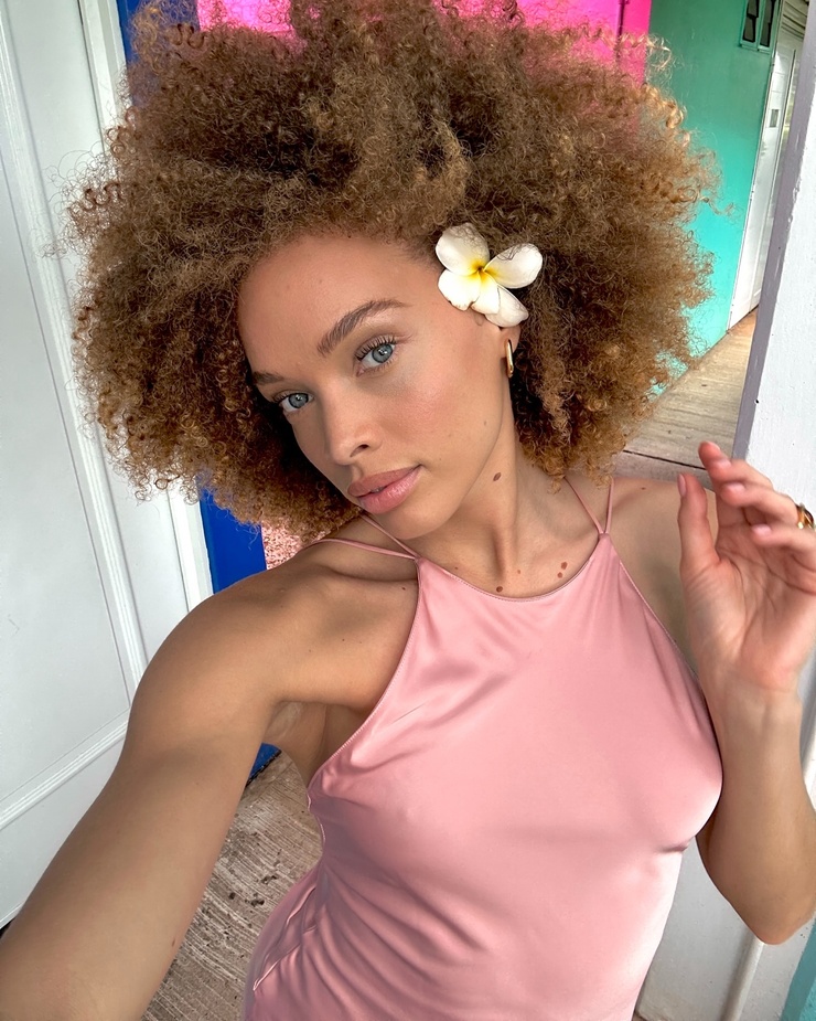 Aurelie Roux