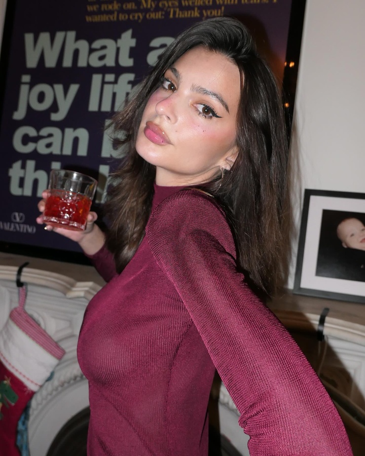 Emily Ratajkowski