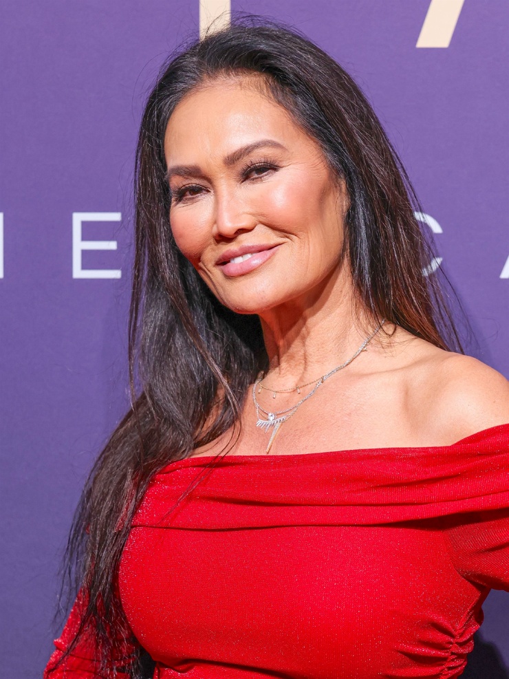 Tia Carrere