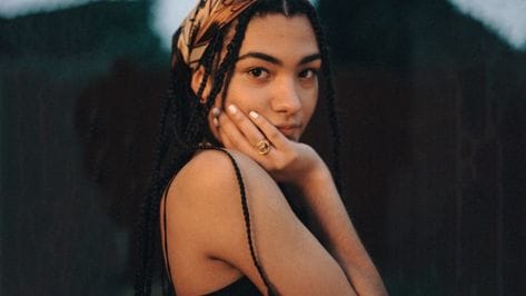 ‎Olivia Dean