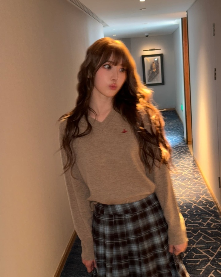 Sakura Miyawaki Sakura Miyawaki