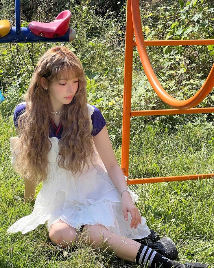 Sakura Miyawaki Sakura Miyawaki