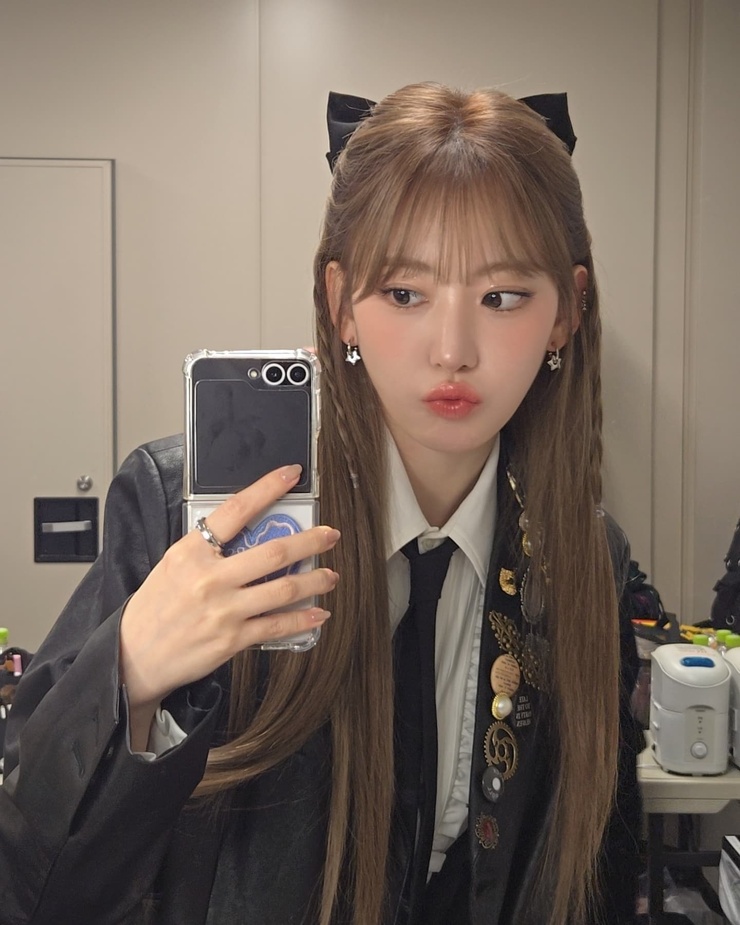 Sakura Miyawaki Sakura Miyawaki