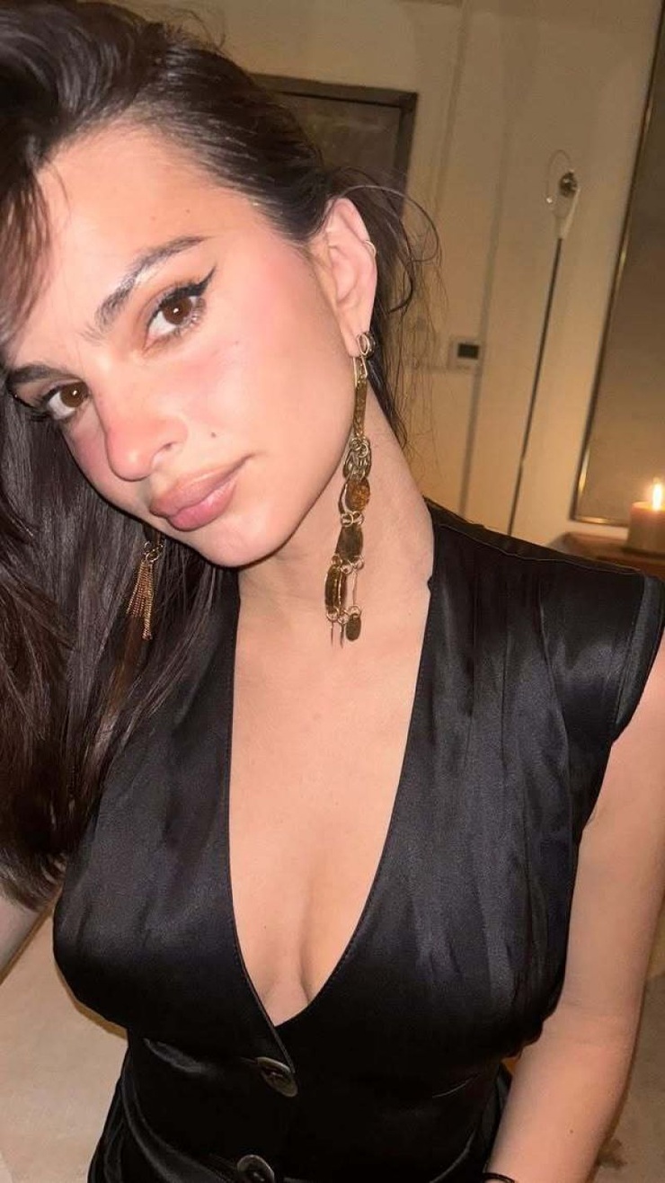 Emily Ratajkowski