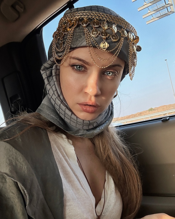 Xenia Tchoumitcheva Xenia Tchoumitcheva