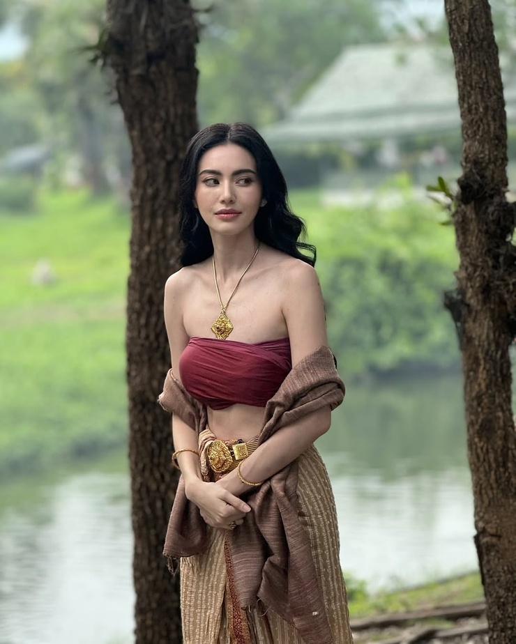 Davika Hoorne Davika Hoorne