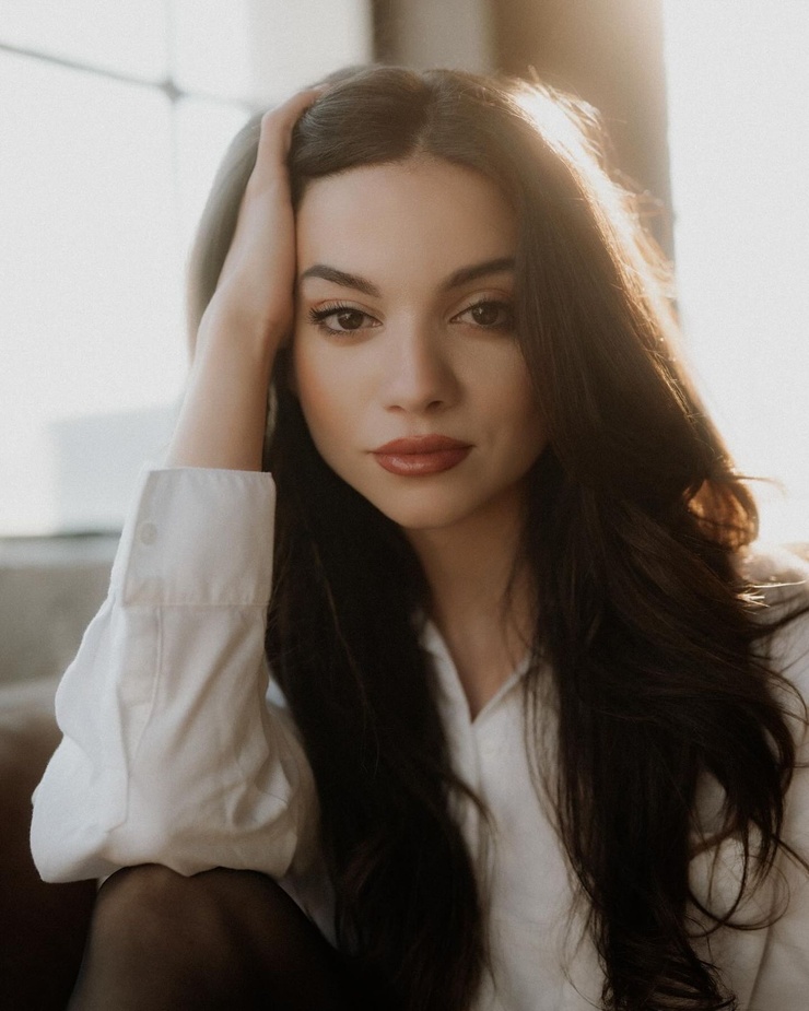 Lauren LaVera Lauren LaVera