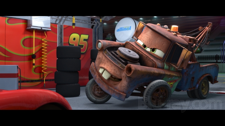 Cars 2 (Two-Disc Blu-ray / DVD Combo in DVD Packaging)