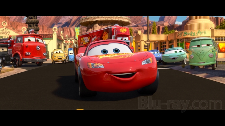 Cars 2 (Two-Disc Blu-ray / DVD Combo in DVD Packaging)