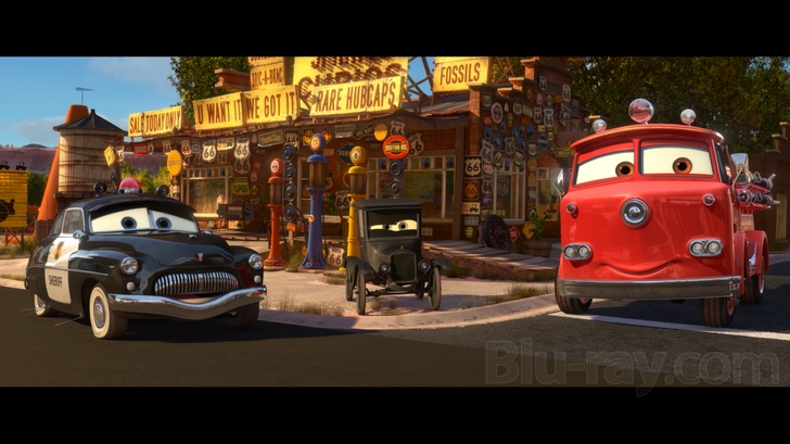 Cars 2 (Two-Disc Blu-ray / DVD Combo in DVD Packaging)