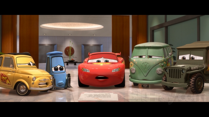 Cars 2 (Two-Disc Blu-ray / DVD Combo in DVD Packaging)
