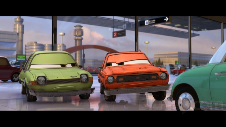 Cars 2 (Two-Disc Blu-ray / DVD Combo in DVD Packaging)
