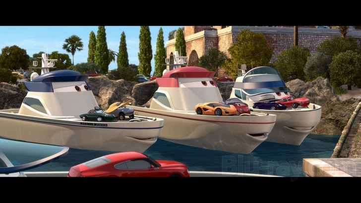 Cars 2 (Two-Disc Blu-ray / DVD Combo in DVD Packaging)