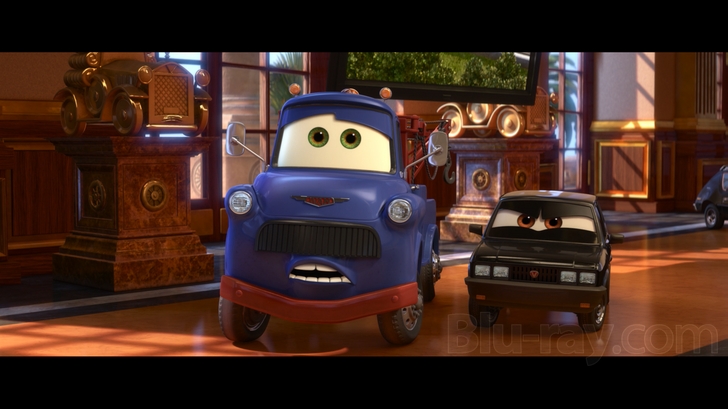 Cars 2 (Two-Disc Blu-ray / DVD Combo in DVD Packaging)