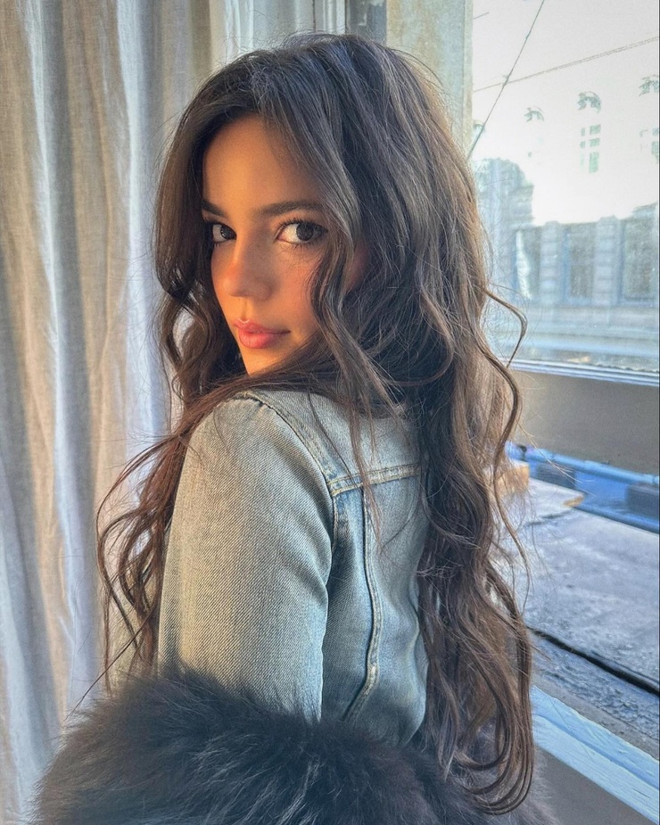 Image of Ella Mendelsohn