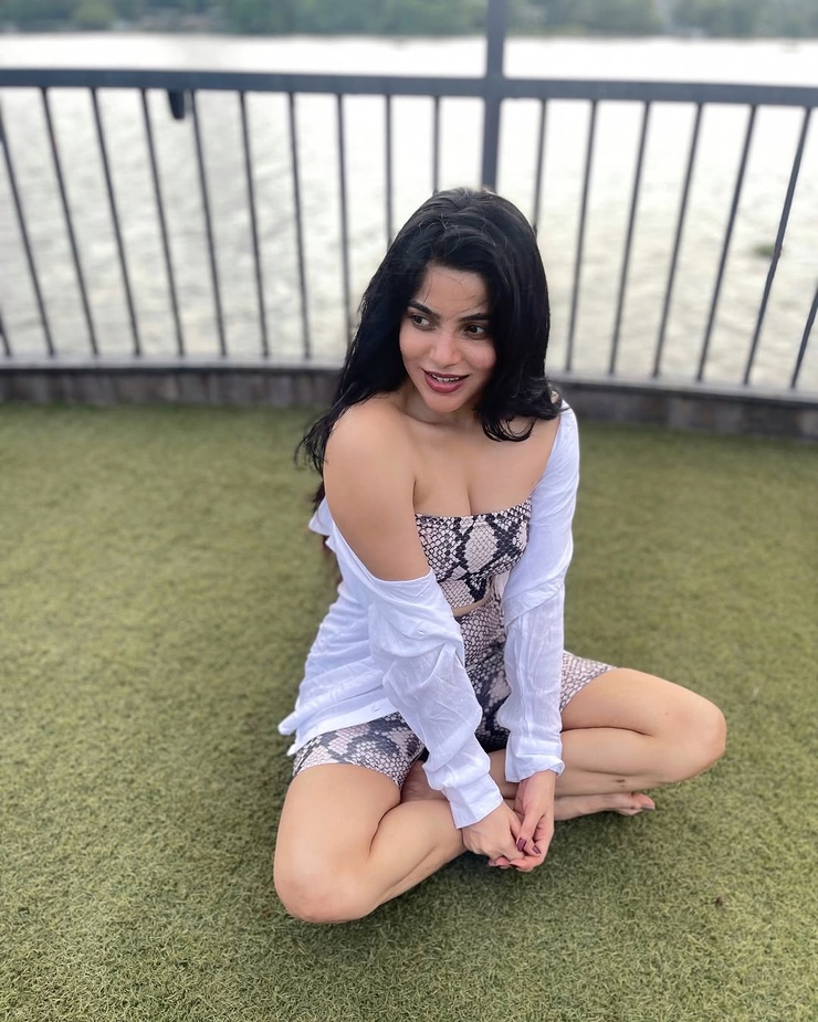 Divyabharathi Divyabharathi