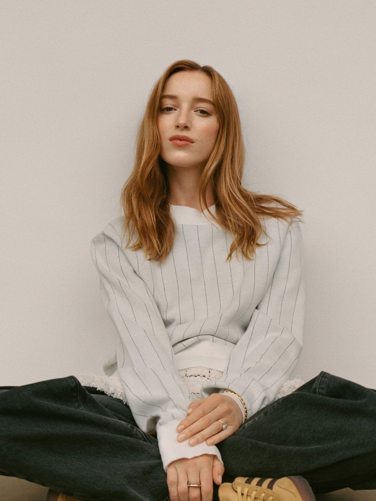 Picture of Phoebe Dynevor