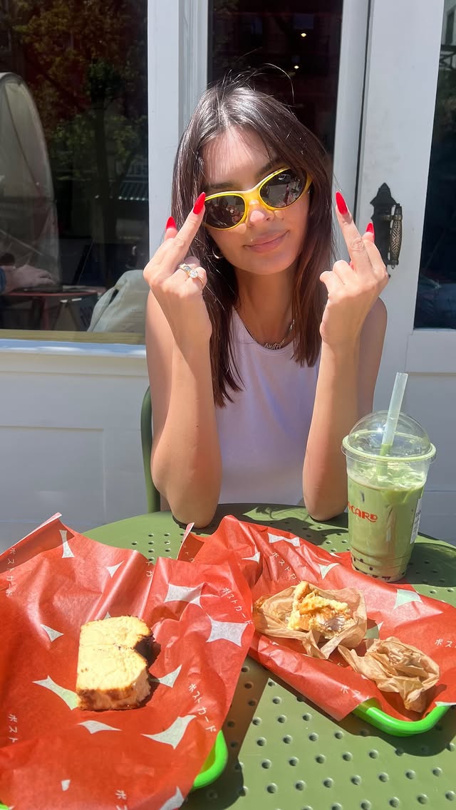 Emily Ratajkowski