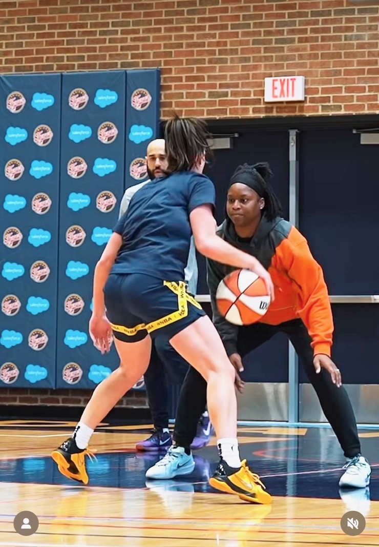 Caitlin Clark (ii)