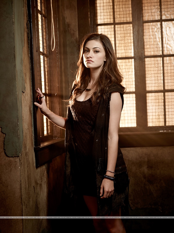 Phoebe Tonkin