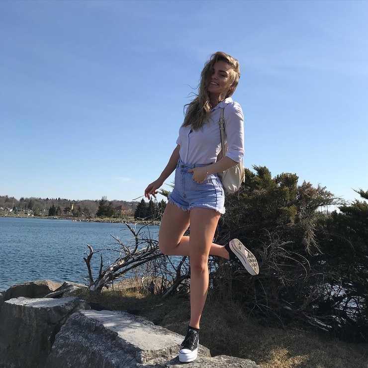 Hallea Jones