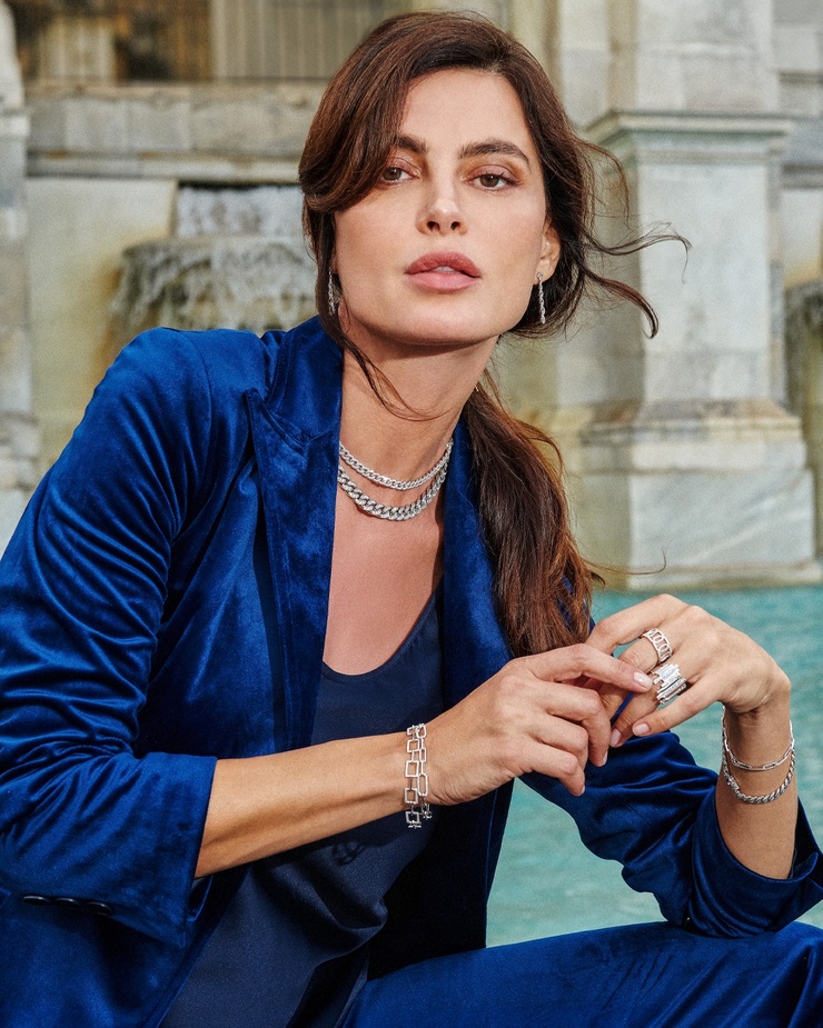 Catrinel Menghia