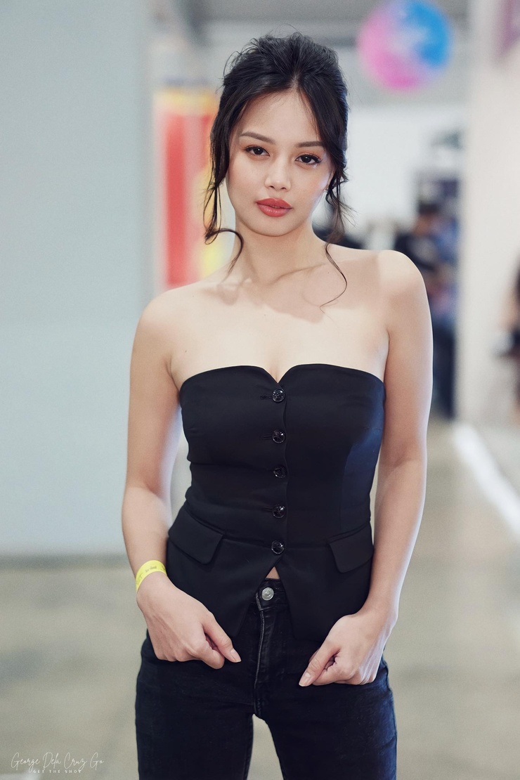 Micaella Raz
