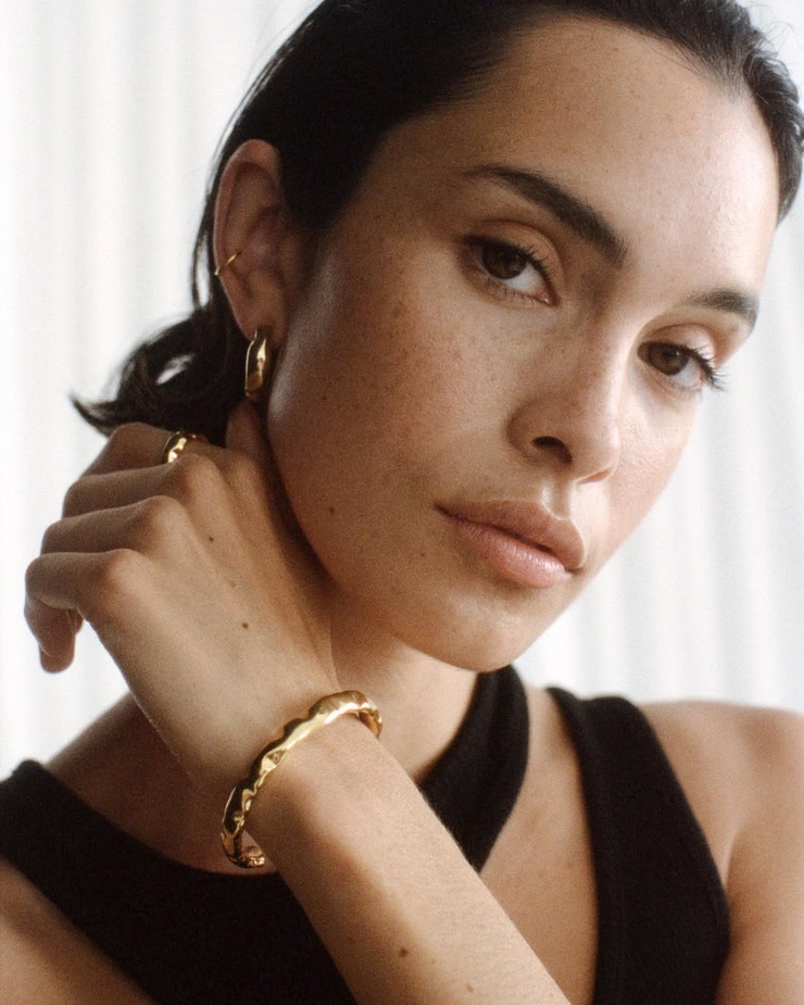Zoe Barnard