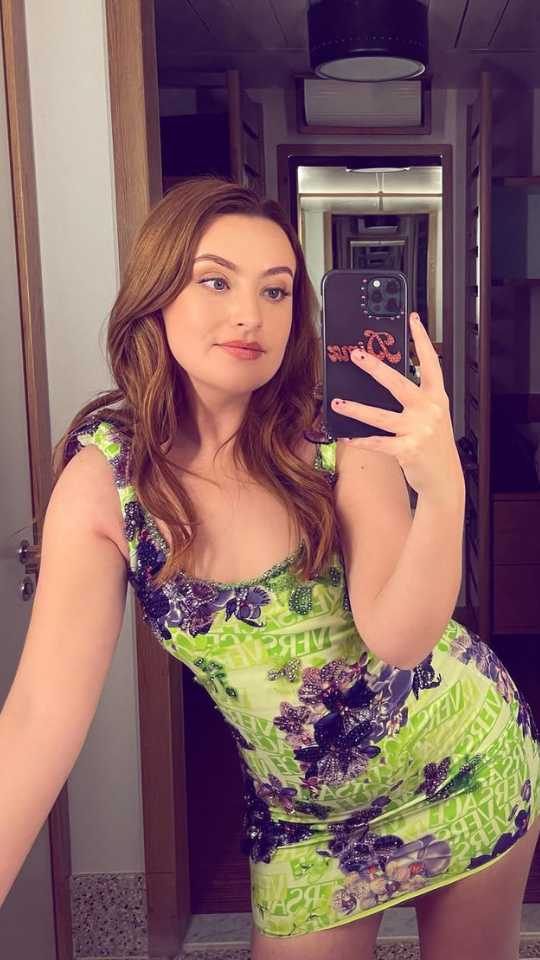 Amelia Dimoldenberg