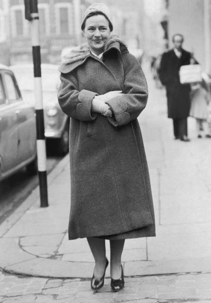 Phyllis Dixey