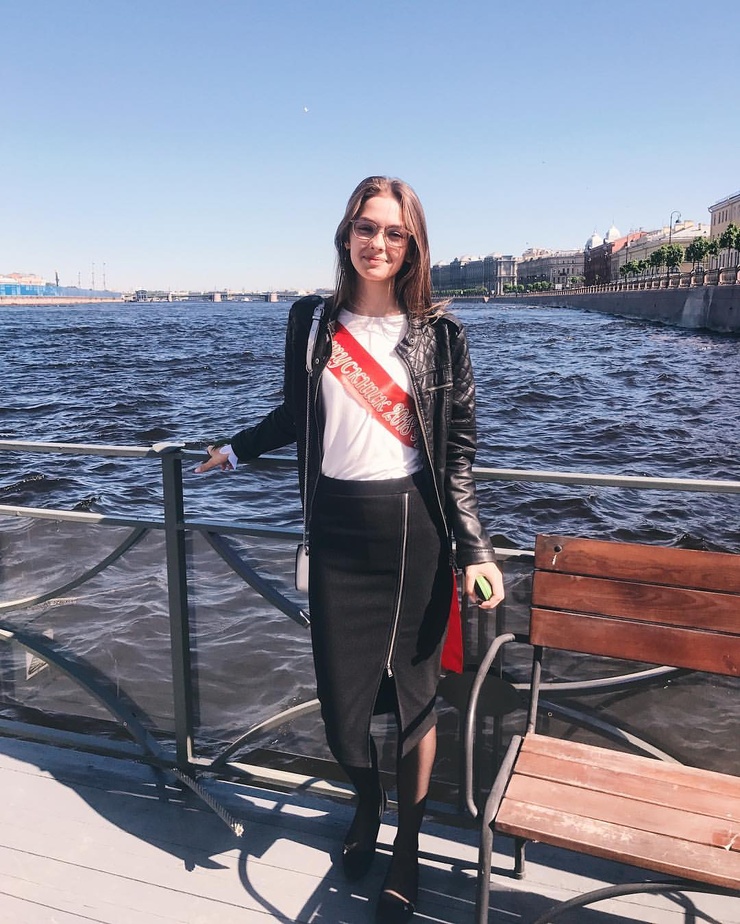 Alisa Kirpichnikova Alisa Kirpichnikova
