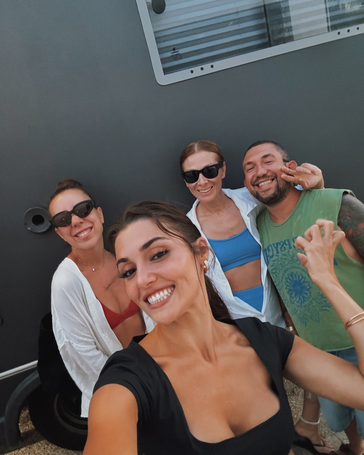 Hande Erçel Hande Erçel