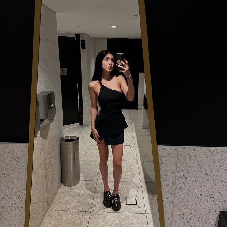 Alexa Mansour Alexa Mansour
