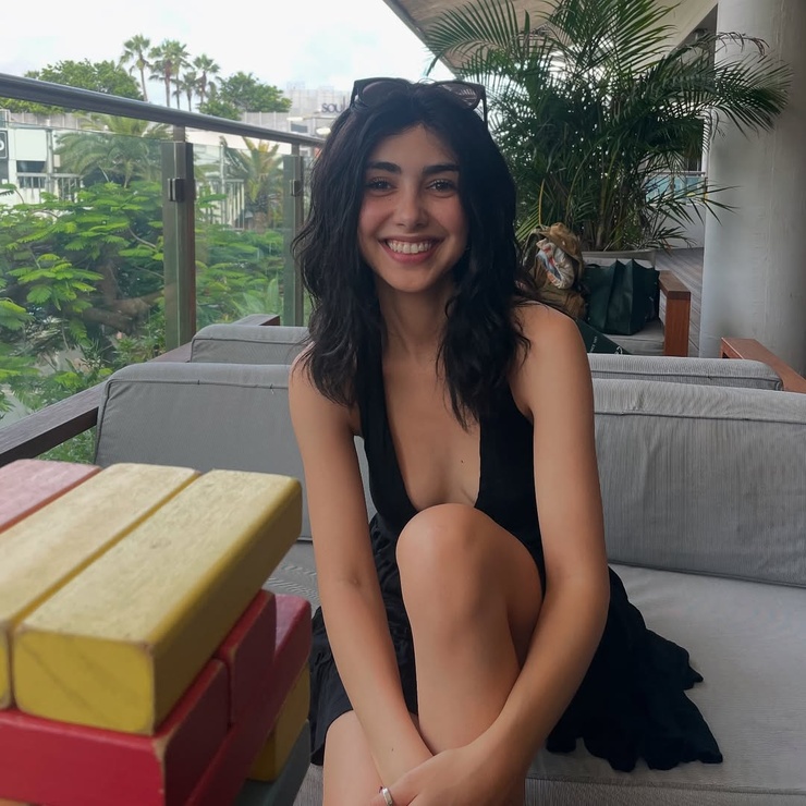 Alexa Mansour Alexa Mansour
