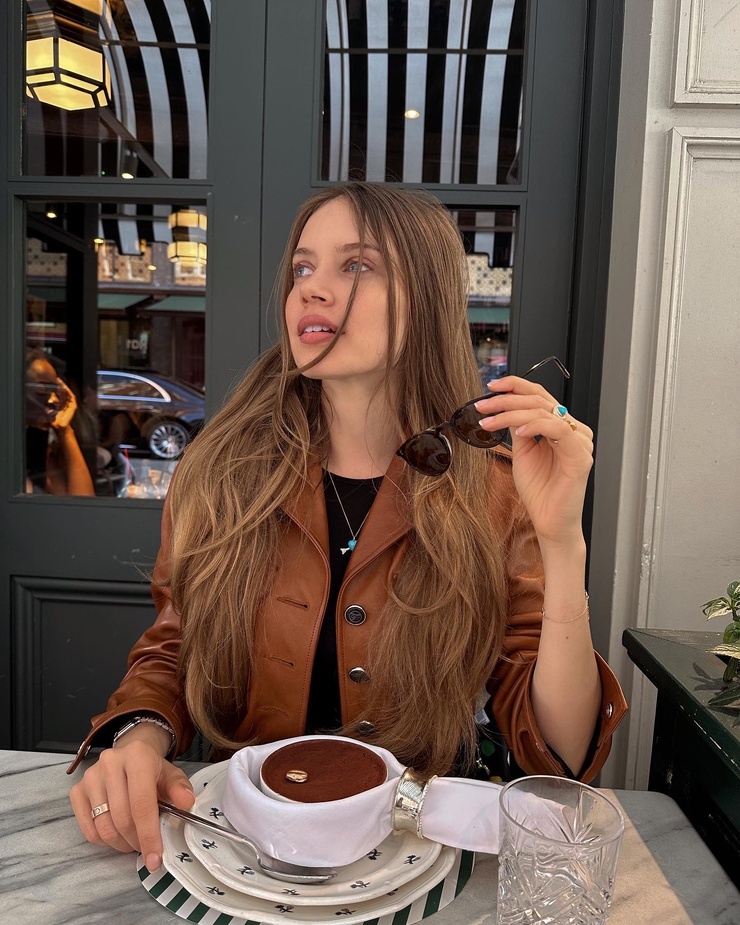 Xenia Tchoumitcheva Xenia Tchoumitcheva