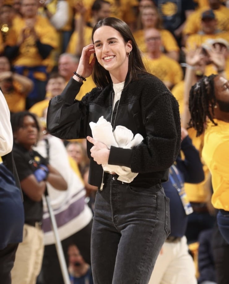 Caitlin Clark (ii)